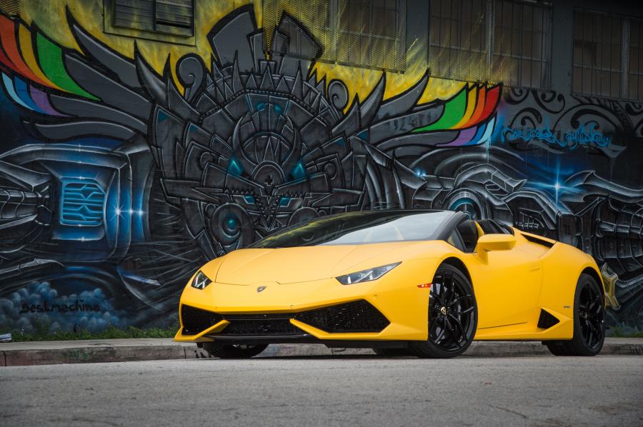  Lamborghini Huracan LP610-4 Spyder 2015 года  (NA) (фото 7 из 19)